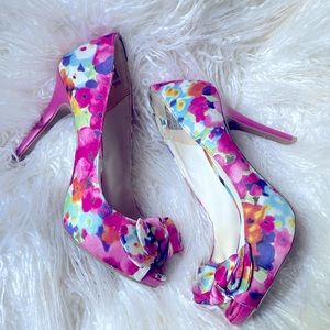 Peep toe heels🌸